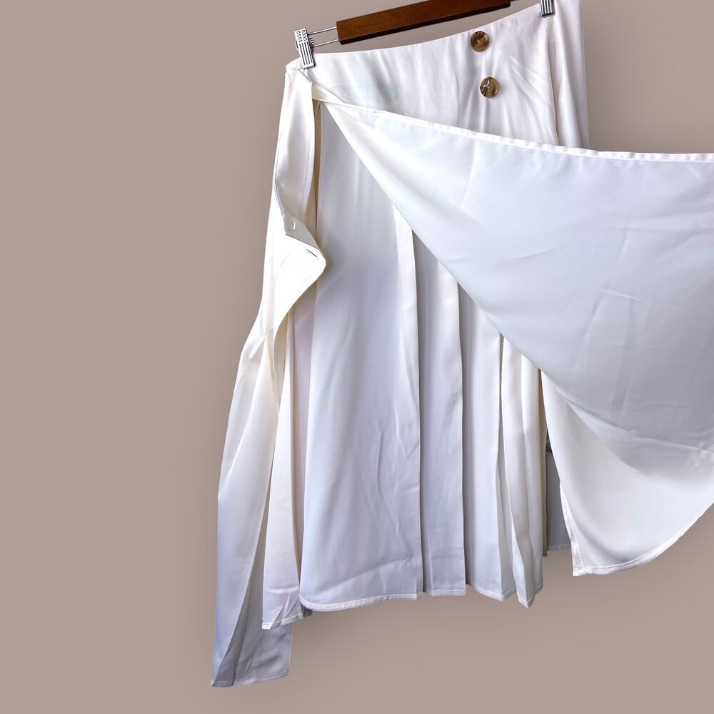 BR Silky Crepe Pleated Wrap Skirt A-Line in Ivory 2 Button Accent Women's 8 NWT - Picture 5 of 15